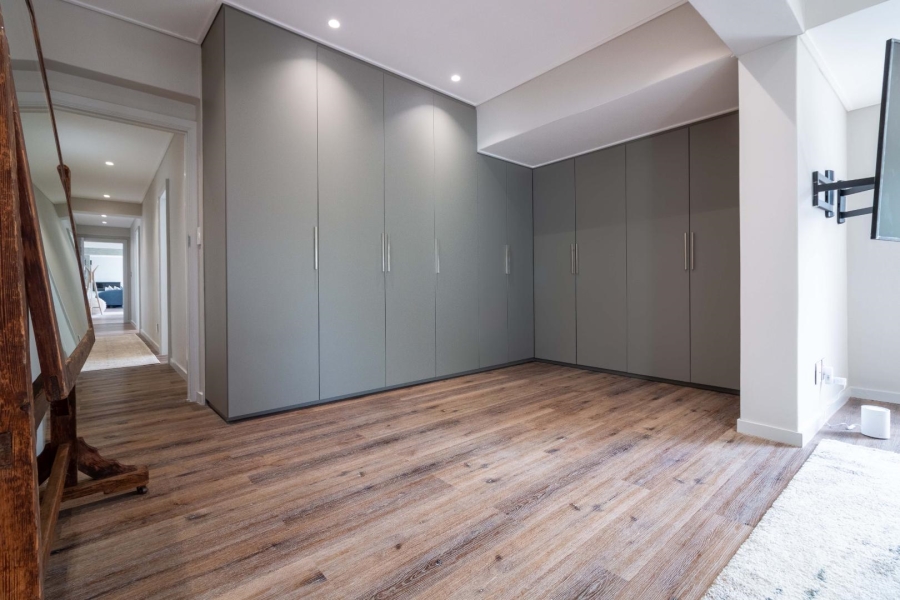 To Let 3 Bedroom Property for Rent in Sea Point Western Cape